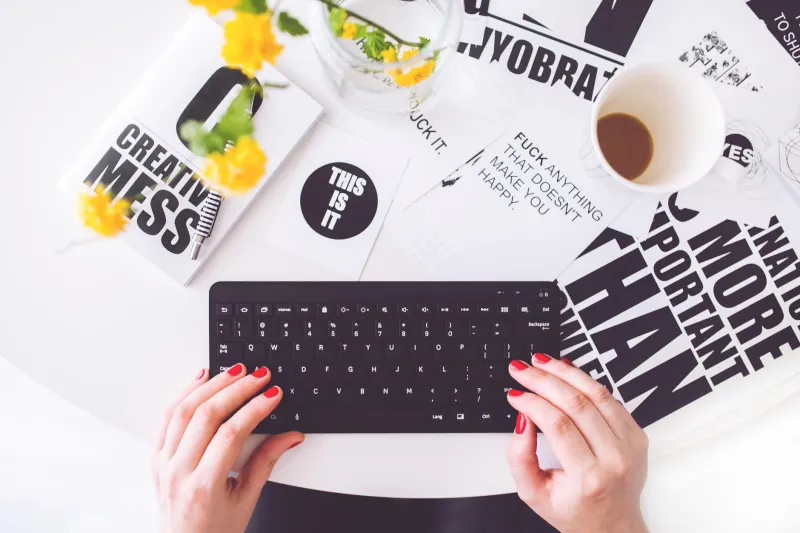 That Nagging Urge to Change Your Fonts? Here's How to Know If It's Genius or Just Creative Chaos